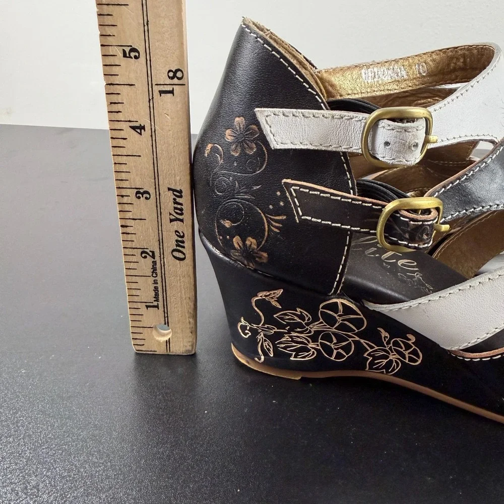 Elite by Corkys Wedge Sandals Women's 10 Black White Tooled Leather Career Dress